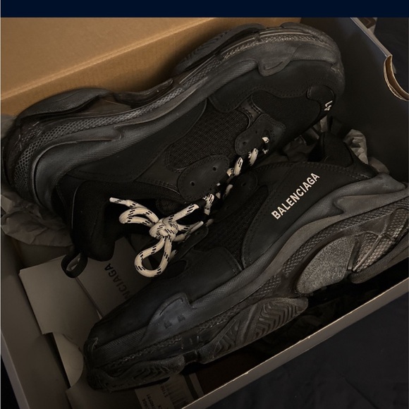 Black Balenciaga Triple S used. Size 41 comes with receipt and og box GIVE OFFER - Picture 1 of 8